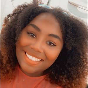 Meet your Posher, Haileigh